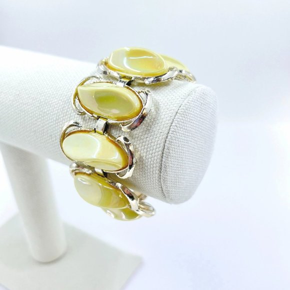 Chunky Iridescent Yellow Bright Gold Tone 7” Statement Bracelet - Picture 2 of 8